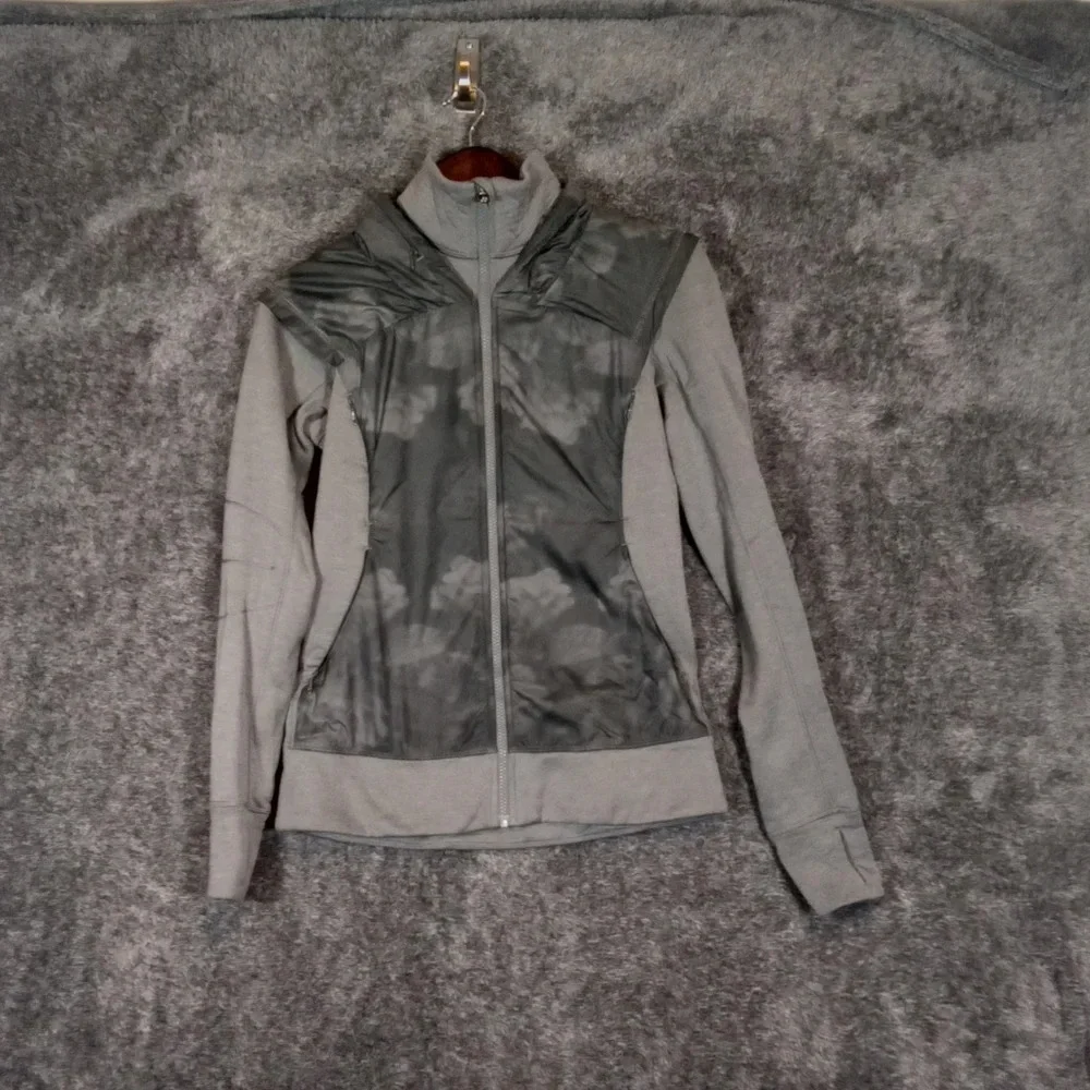 Lululemon snug printer Heather gray jacket Packable Hood size 6